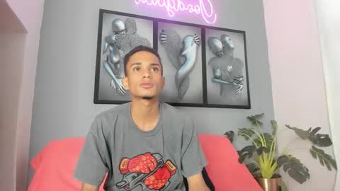 Snapshot of dean_cooper chatting on February 2026 07:21:01 PM Dean Cooper online show from February 2026 07:21:01 PM