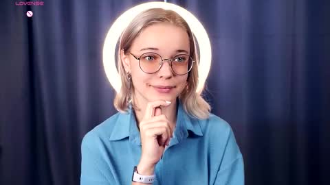 Charlie 18yo online show from October 2025 06:35:02 AM