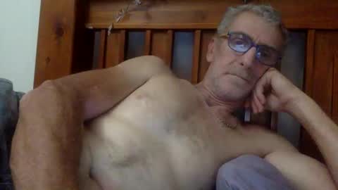 Snapshot of deanofflove2210 chatting on December 2024 08:40:02 AM deanofflove2210 online show from December 2024 08:40:02 AM