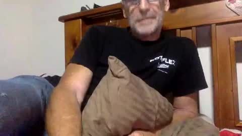 Snapshot of deanofflove2210 chatting on January 2025 12:35:02 PM deanofflove2210 online show from January 2025 12:35:02 PM