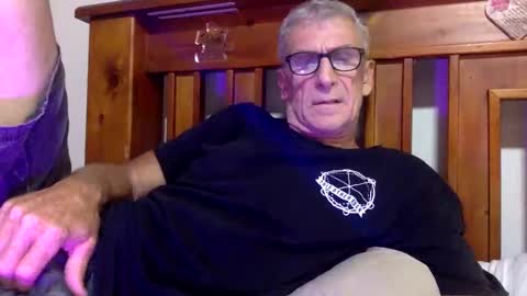 Snapshot of deanofflove2210 chatting on January 2025 02:03:02 AM deanofflove2210 online show from January 2025 02:03:02 AM