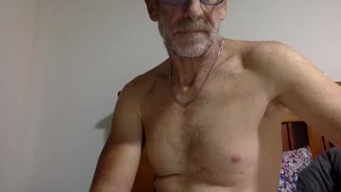 Snapshot of deanofflove2210 chatting on February 2025 04:11:02 AM deanofflove2210 online show from February 2025 04:11:02 AM