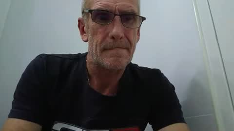 Snapshot of deanofflove2210 chatting on June 2026 06:12:01 PM deanofflove2210 online show from June 2026 06:12:01 PM