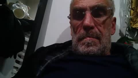 Snapshot of deanofflove2210 chatting on July 2026 05:15:02 PM deanofflove2210 online show from July 2026 05:15:02 PM