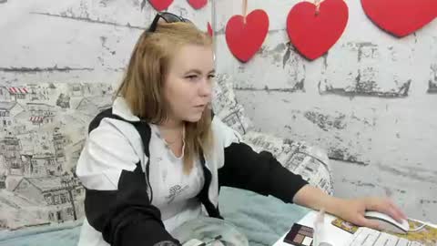 Holly online show from July 2026 01:25:01 AM