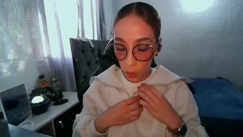 Snapshot of dear_juliet chatting on July 2026 07:38:02 PM Juliet online show from July 2026 07:38:02 PM