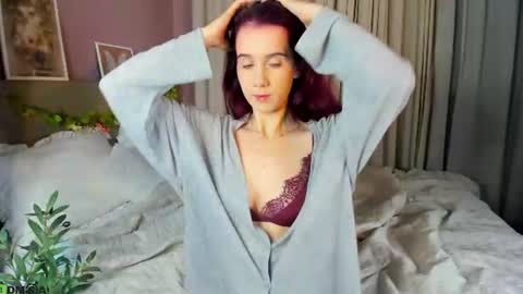 Snapshot of dearly_emily chatting on July 2026 05:26:02 PM Emily GMT2 Mon 10 AM - 4 PM Wed 10 AM - 4 PM Thu 10 AM - 4 PM Fri 10 AM - 4 PM Sat 10 AM - 4 PM online show from July 2026 05:26:02 PM