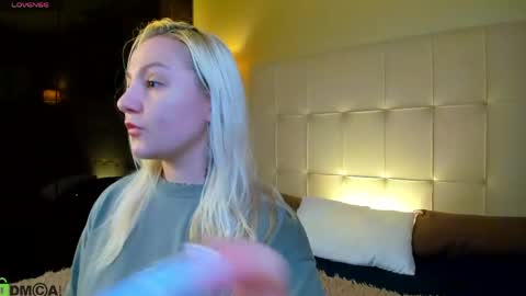 Snapshot of debbie_taylor chatting on April 2026 05:21:02 PM Debbie Mon Tue Fri Sun Sat GMT 3 1000am - 0400pm online show from April 2026 05:21:02 PM