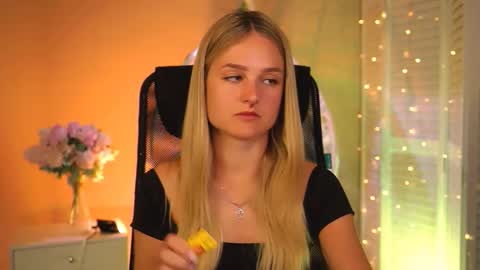 Debora online show from March 2026 04:01:02 AM