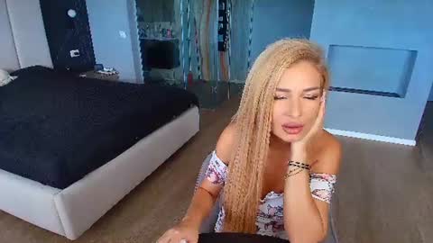 Monique online show from July 2026 09:15:01 AM