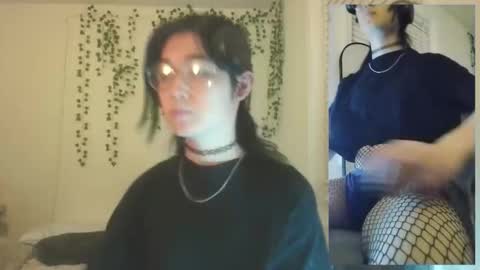 deciduousdoll online show from December 2025 07:02:02 AM