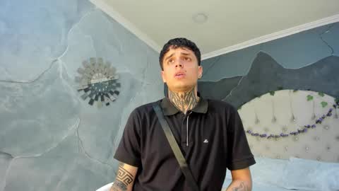 Snapshot of declan_fox chatting on November 2025 01:05:01 AM declan_fox online show from November 2025 01:05:01 AM