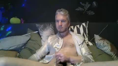 Snapshot of deebo1987 chatting on December 2024 11:57:01 PM Deen online show from December 2024 11:57:01 PM