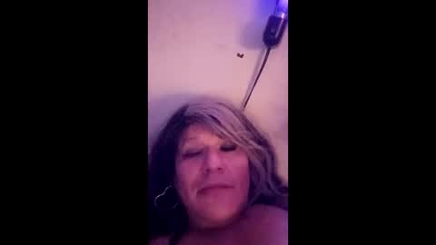 Snapshot of deedeedoll1982 chatting on December 2025 12:01:02 PM Plus size Tranny ready for you all online show from December 2025 12:01:02 PM