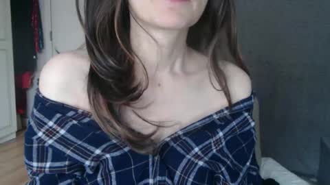 Snapshot of deessedivine chatting on November 2025 02:35:01 PM KamiDevi online show from November 2025 02:35:01 PM