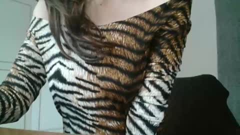 Snapshot of deessedivine chatting on January 2026 02:52:02 PM KamiDevi online show from January 2026 02:52:02 PM