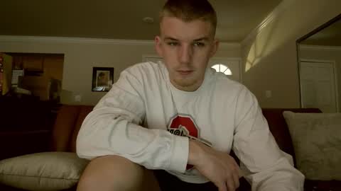 Snapshot of deeyungguy chatting on December 2025 02:01:02 PM more content and goodies online show from December 2025 02:01:02 PM