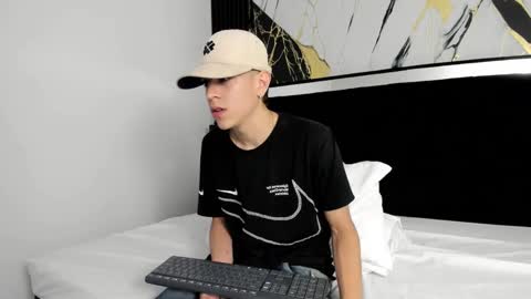 Snapshot of dei_v_48 chatting on January 2025 01:50:01 AM DEIVY online show from January 2025 01:50:01 AM