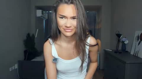 Laura online show from June 2026 08:11:02 AM