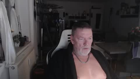 deinprinz2312 online show from September 2025 04:06:01 AM