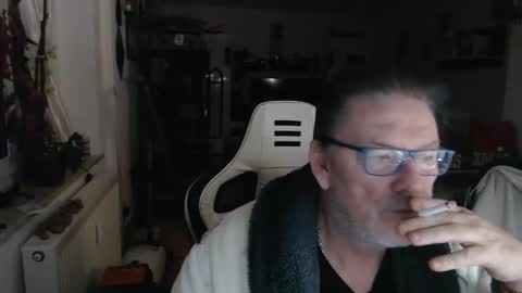 deinprinz2312 online show from December 2025 03:36:01 AM