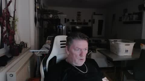 deinprinz2312 online show from February 2026 06:12:02 AM