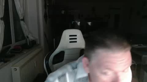 deinprinz2312 online show from April 2026 02:51:02 AM