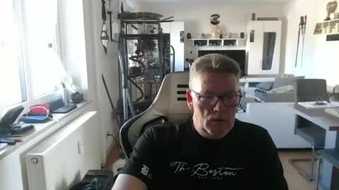 deinprinz2312 online show from April 2026 09:30:02 AM