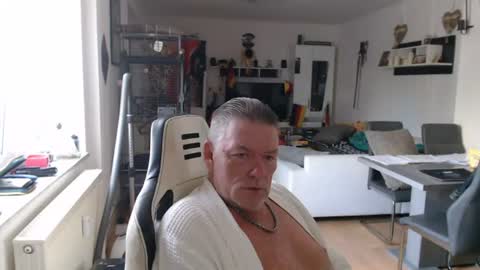 deinprinz2312 online show from June 2026 05:43:02 AM