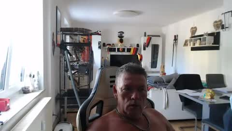 deinprinz2312 online show from June 2026 10:42:01 AM