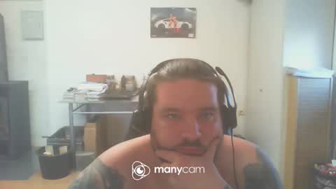 Snapshot of deinspielzeug87 chatting on January 2025 02:52:02 PM deinspielzeug87 online show from January 2025 02:52:02 PM