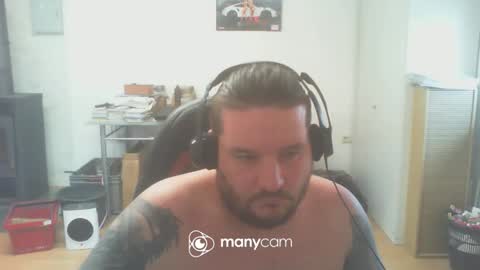 Snapshot of deinspielzeug87 chatting on February 2025 02:46:01 PM deinspielzeug87 online show from February 2025 02:46:01 PM