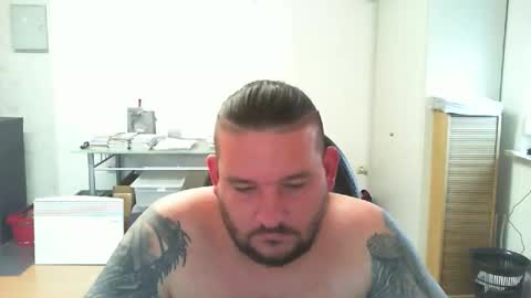 Snapshot of deinspielzeug87 chatting on November 2025 12:28:01 PM deinspielzeug87 online show from November 2025 12:28:01 PM