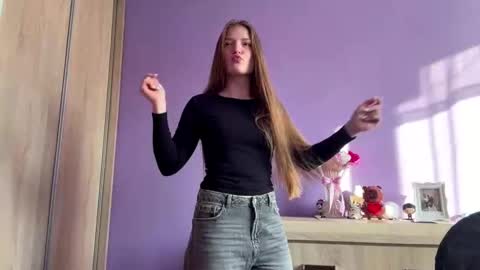 Mila online show from March 2026 07:25:02 AM