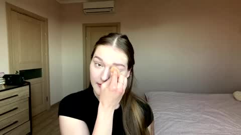 Mila online show from May 2026 02:35:02 PM