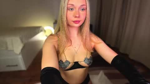 Dia online show from July 2026 11:11:02 PM