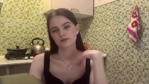 Kiki online show from April 2026 06:10:01 PM