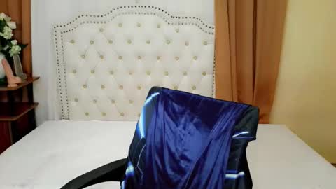 Sophie online show from May 2026 04:07:02 AM