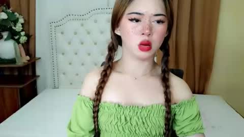 Sophie online show from May 2026 02:51:02 AM