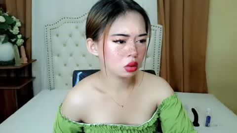 Sophie online show from May 2026 03:47:01 AM