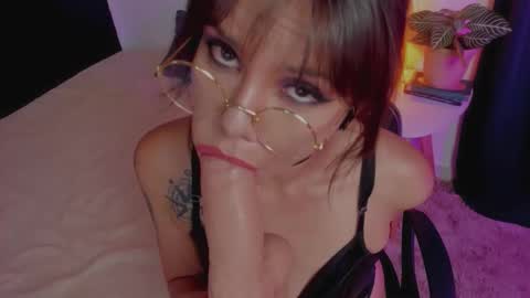 Snapshot of delilaah chatting on November 2025 05:17:02 AM Delilah online show from November 2025 05:17:02 AM