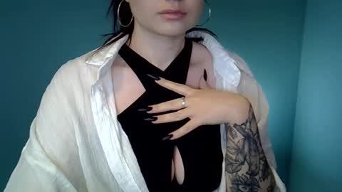 dellacrush_ online show from February 2025 05:40:02 PM