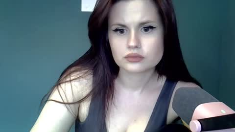 dellacrush_ online show from February 2025 04:09:02 PM