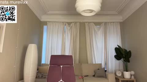 Delora online show from December 2025 10:24:02 AM