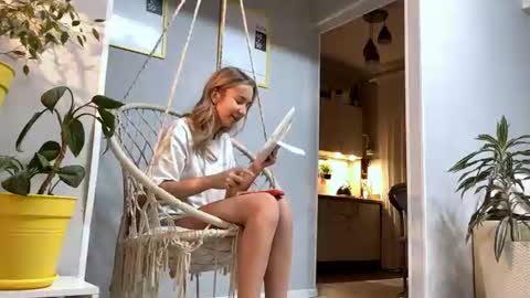 I am Lola hello world online show from July 2026 05:48:02 PM