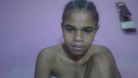 delphine online show from May 2026 04:40:01 AM