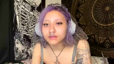 Snapshot of deluxxxeblu chatting on January 2025 04:55:01 AM TankinBody online show from January 2025 04:55:01 AM