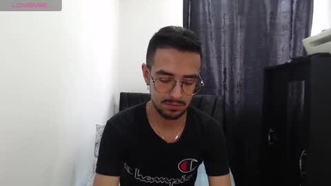 Snapshot of demian_val_4 chatting on March 2025 05:08:02 PM demian_val_4 online show from March 2025 05:08:02 PM