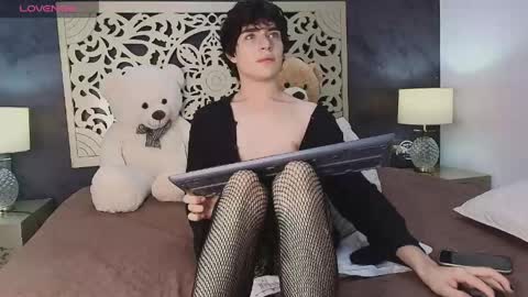 Snapshot of demon_foxx chatting on May 2026 01:48:01 PM online show from May 2026 01:48:01 PM