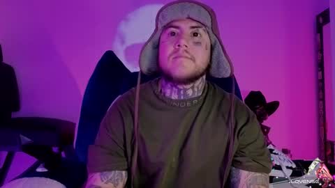 Snapshot of denjig chatting on November 2025 12:53:01 AM Oliver online show from November 2025 12:53:01 AM